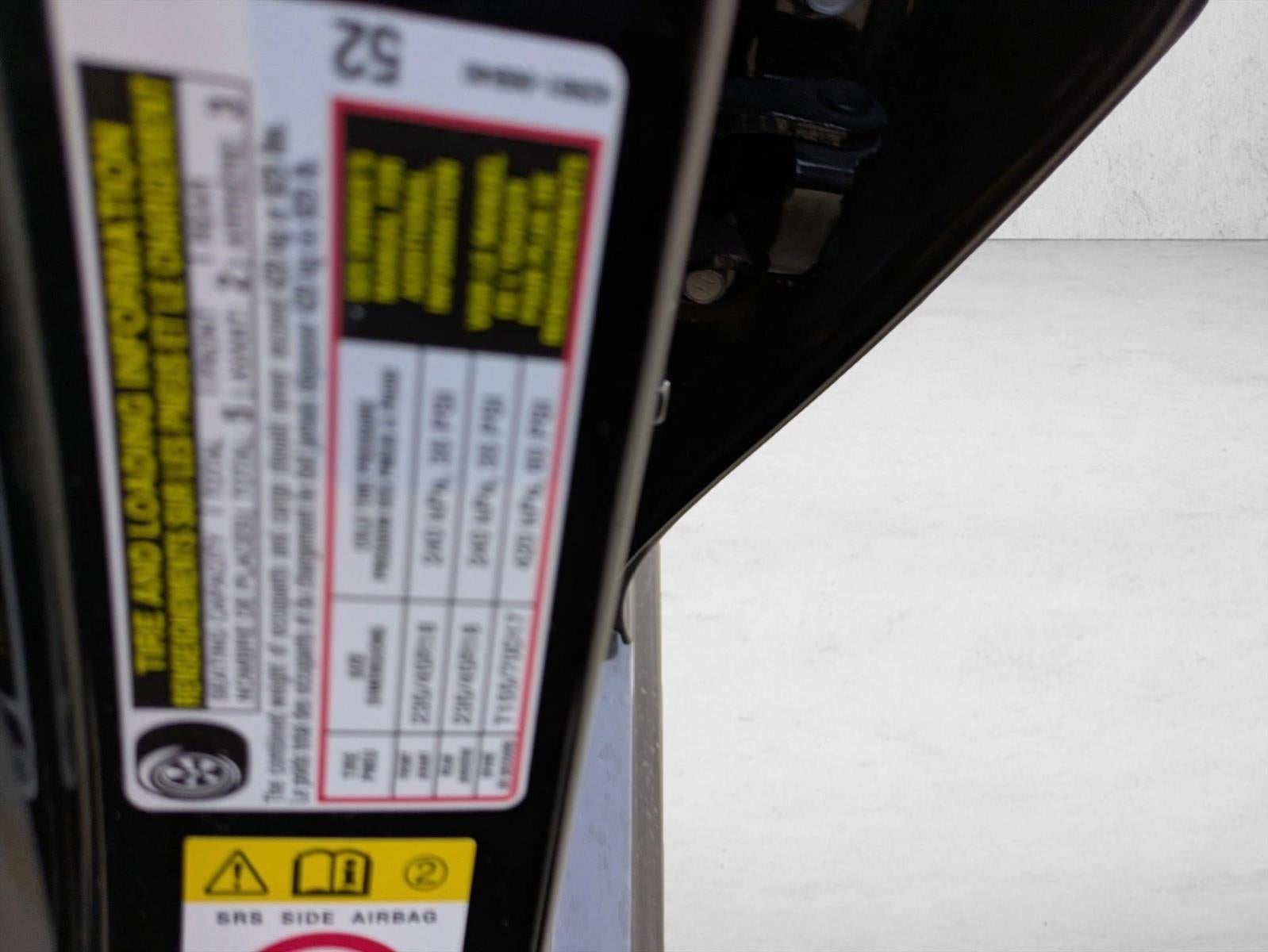 2019 Toyota Camry SE Auto (SE)