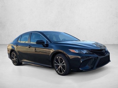 2019 Toyota Camry SE Auto (SE)