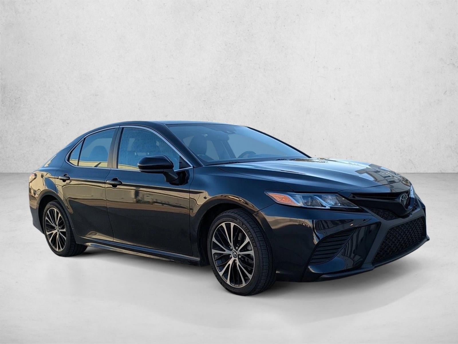 2019 Toyota Camry SE Auto (SE)