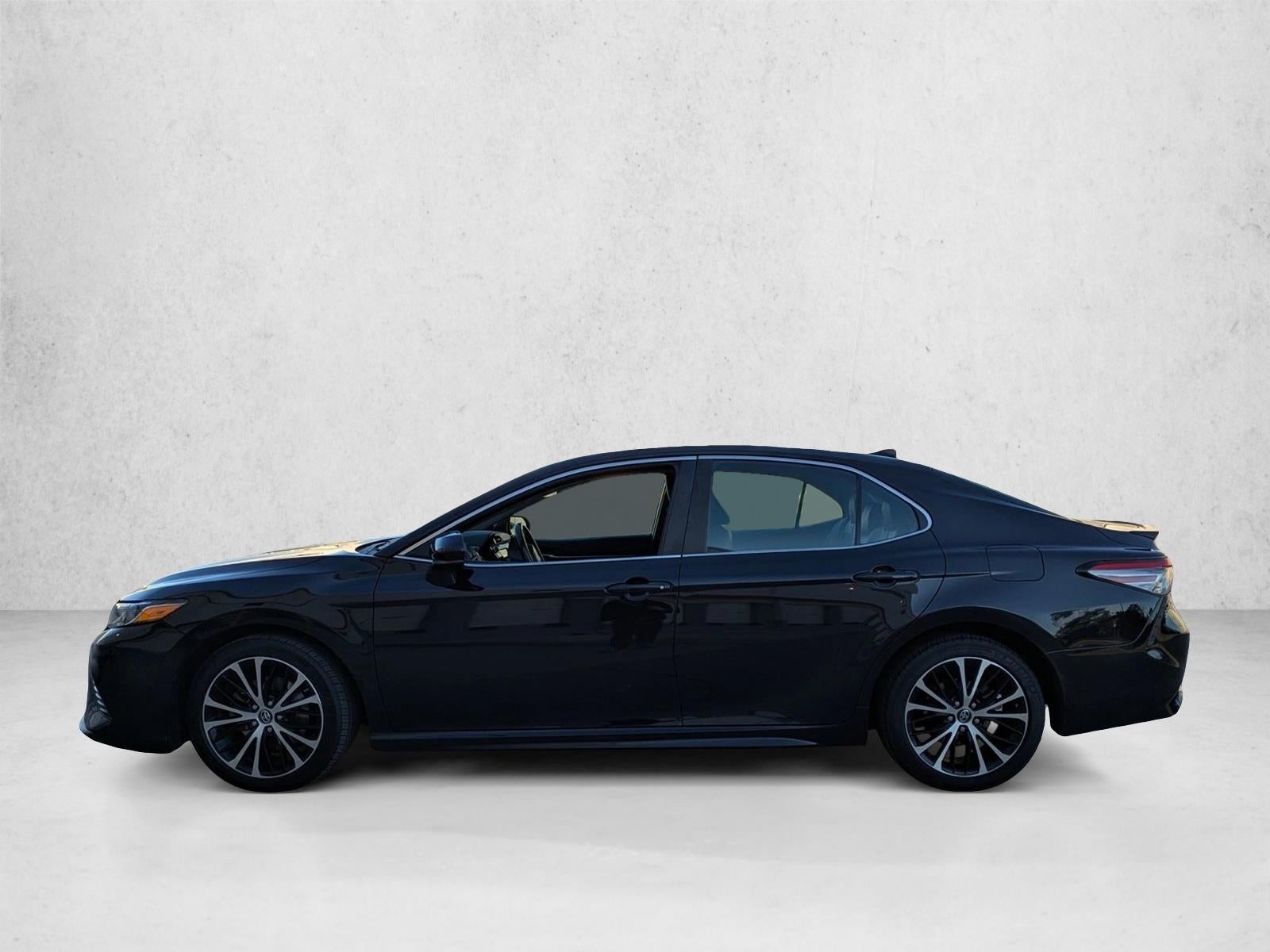 2019 Toyota Camry SE Auto (SE)