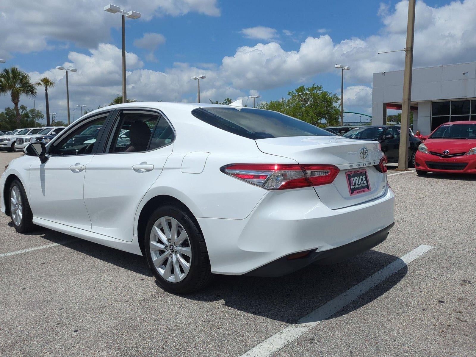 2019 Toyota Camry LE Auto (SE)