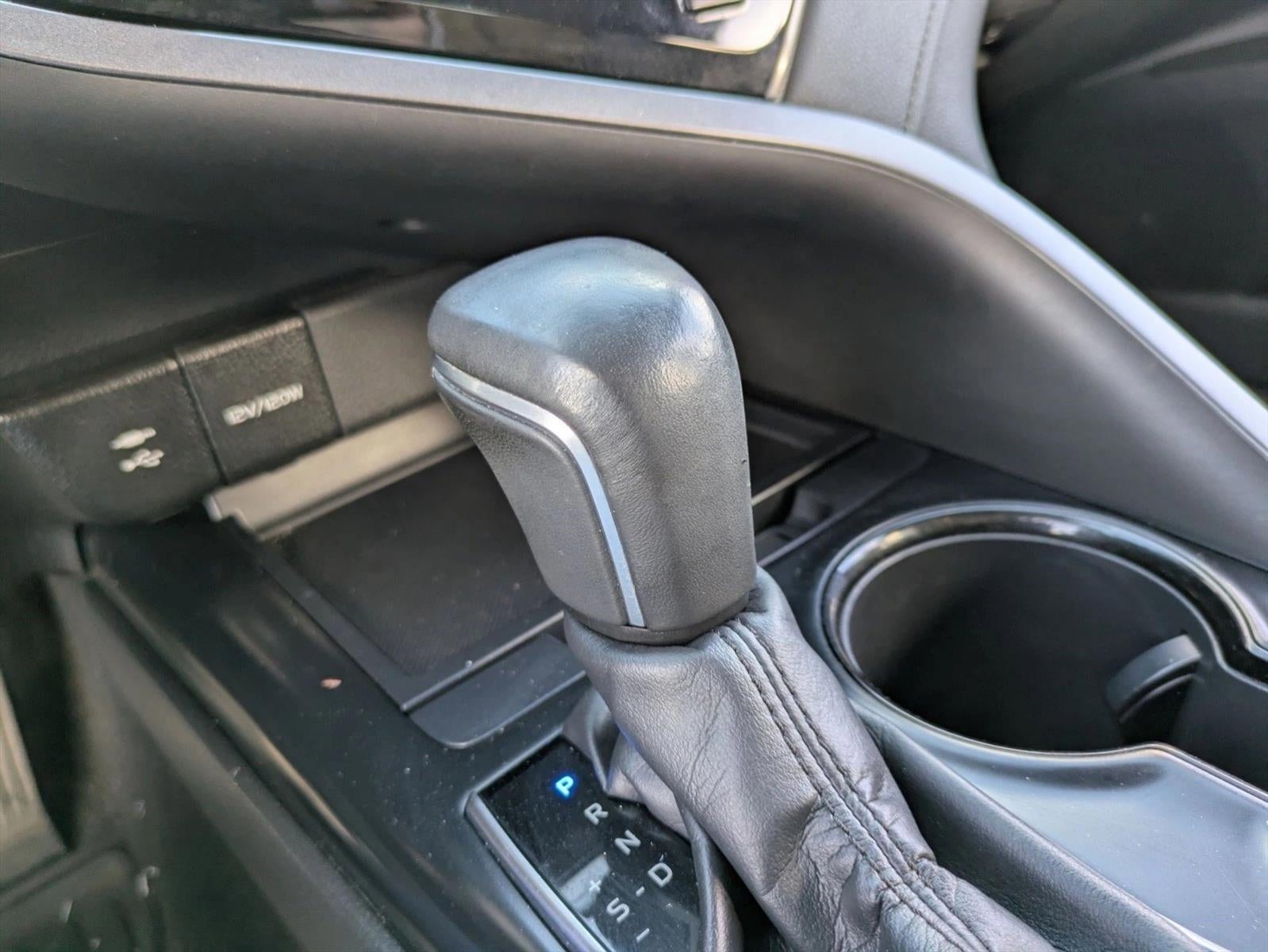 2019 Toyota Camry SE Auto (Natl)