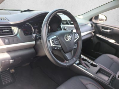 2017 Toyota Camry SE Auto (SE)