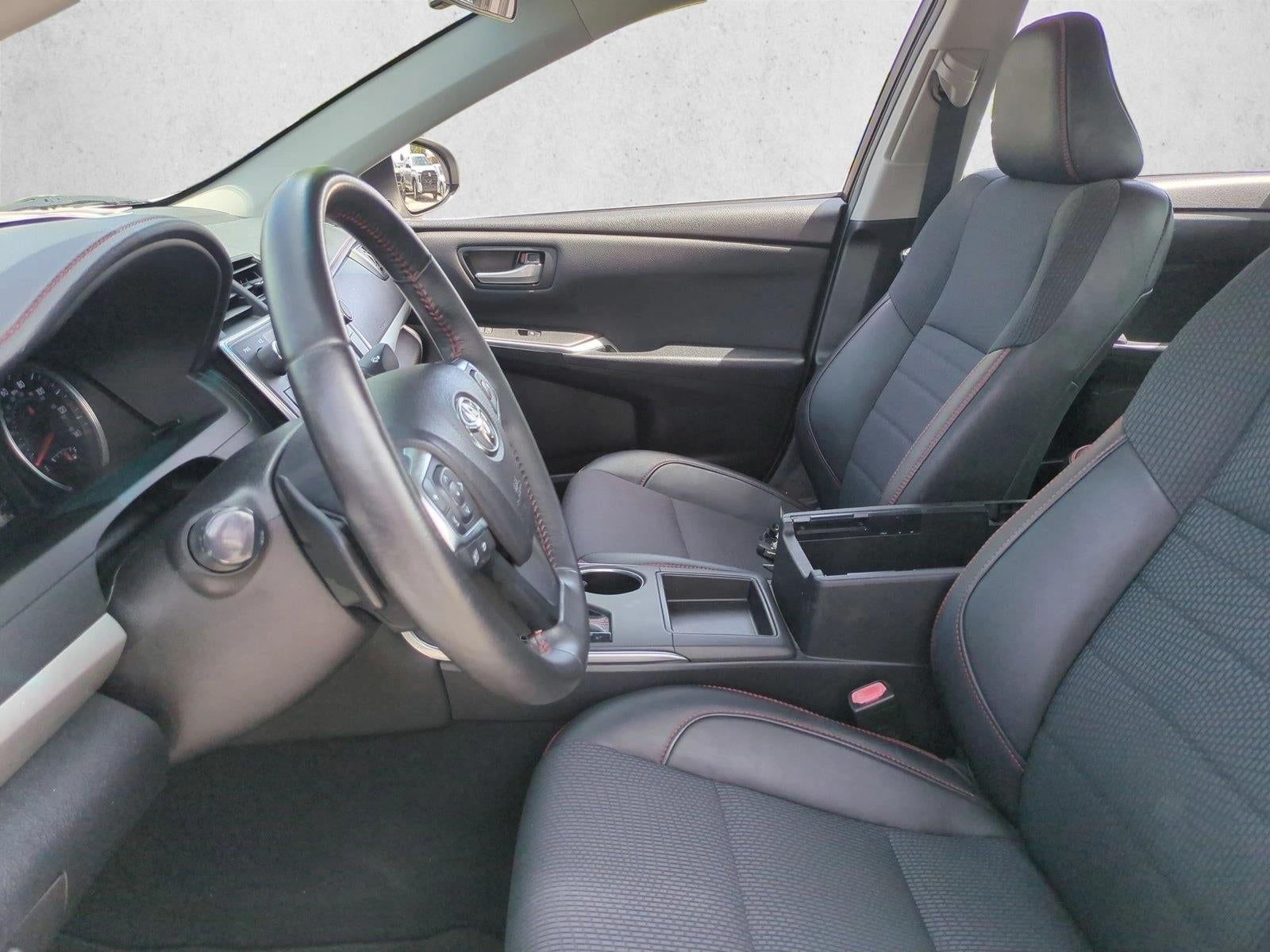 2017 Toyota Camry SE Auto (SE)
