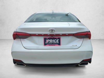 2019 Toyota Avalon XLE (SE)