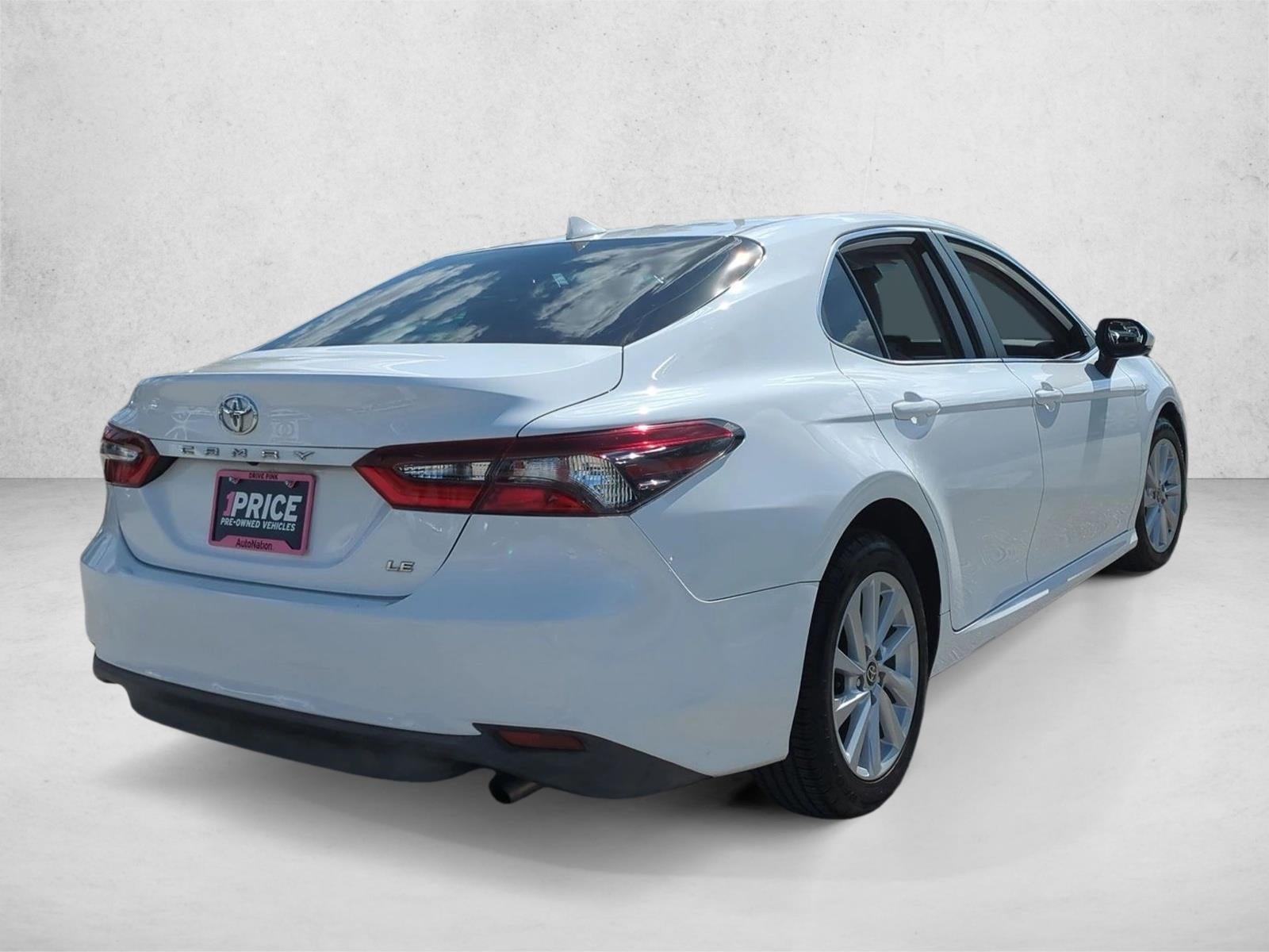 2022 Toyota Camry LE Auto (SE)