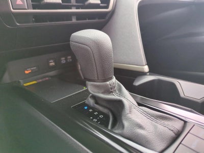 2025 Toyota Camry LE (SE)