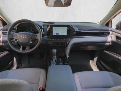 2025 Toyota Camry LE (Natl)