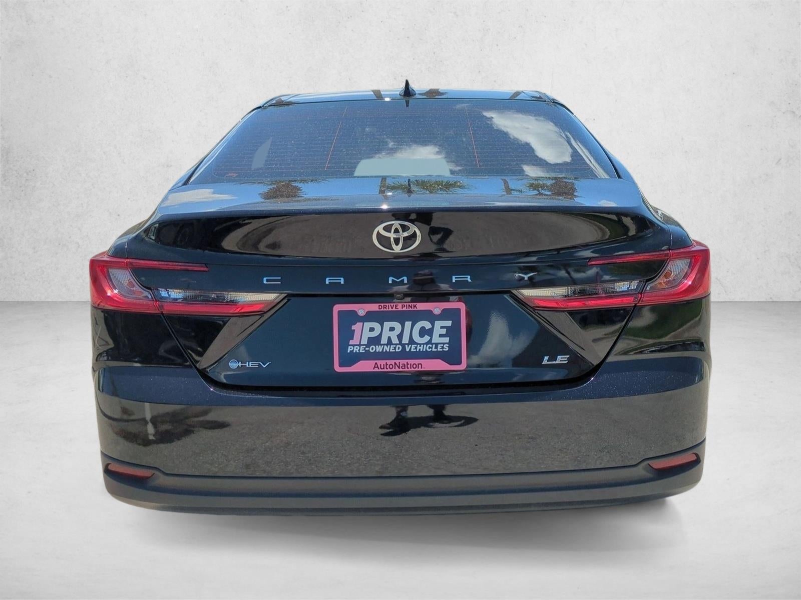 2025 Toyota Camry LE (SE)