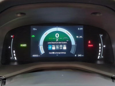 2025 Toyota Camry SE (Natl)
