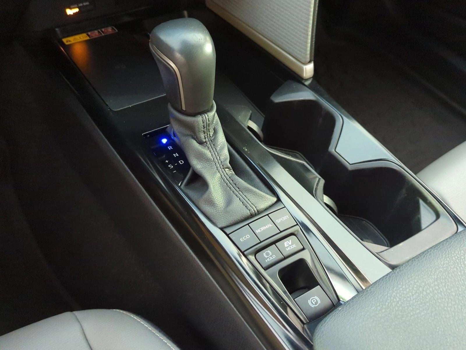 2025 Toyota Camry SE (Natl)
