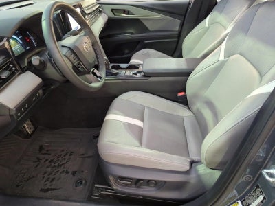 2025 Toyota Camry SE (Natl)
