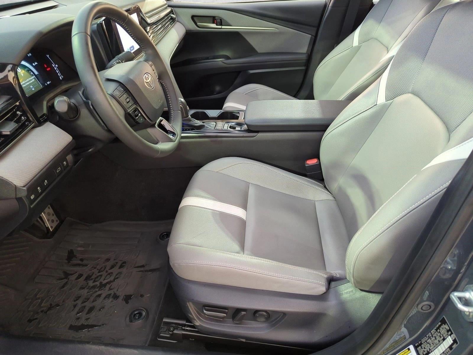 2025 Toyota Camry SE (Natl)