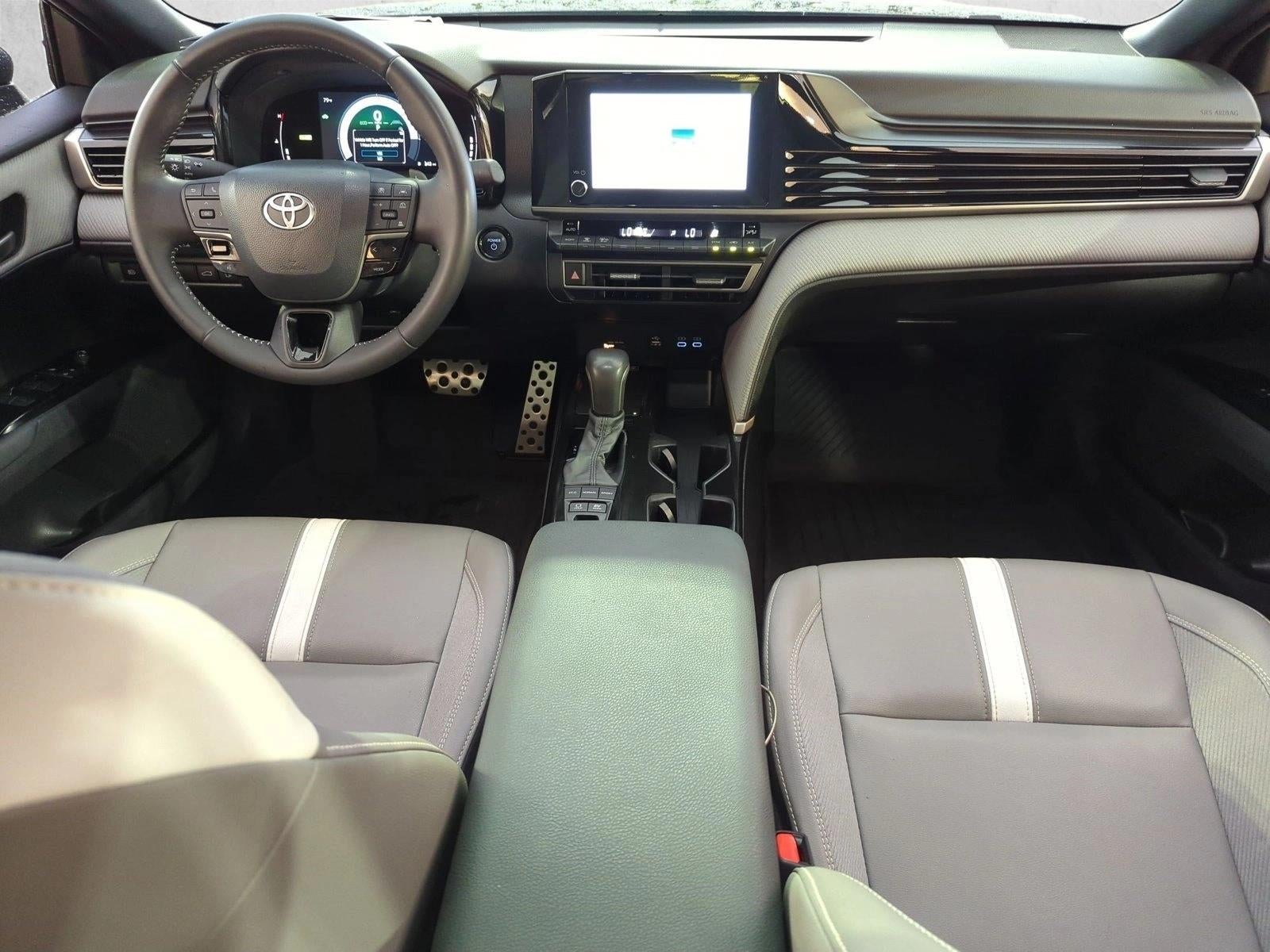 2025 Toyota Camry SE (Natl)