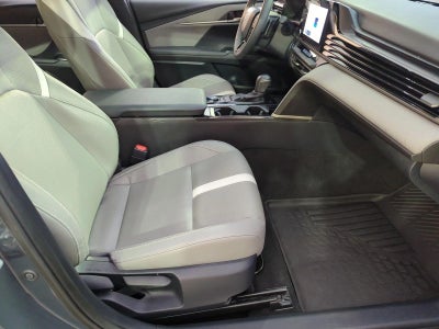 2025 Toyota Camry SE (Natl)