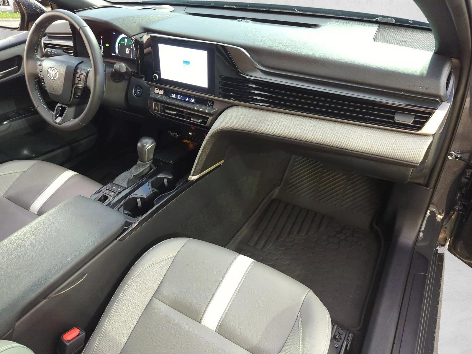 2025 Toyota Camry SE (Natl)