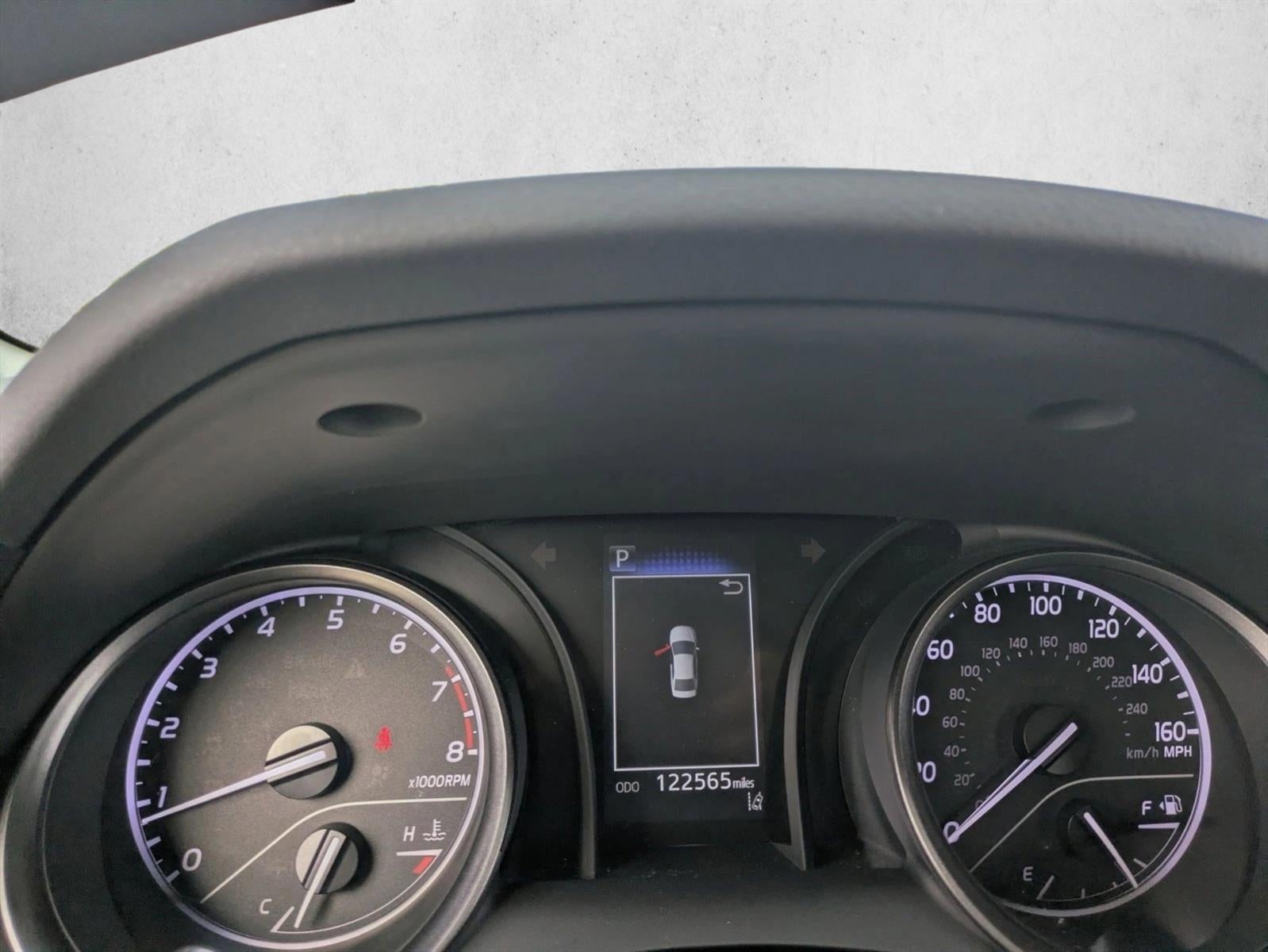 2022 Toyota Camry SE Auto (SE)