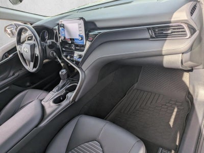 2022 Toyota Camry SE Auto (SE)