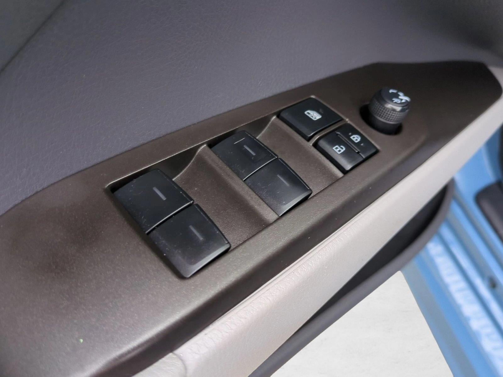 2023 Toyota Camry SE Auto (SE)