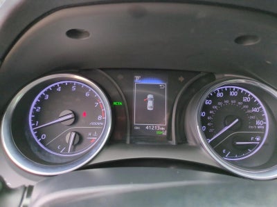 2020 Toyota Camry SE Auto (SE)