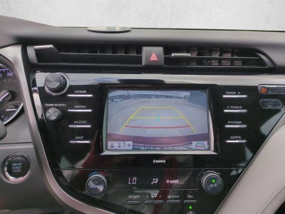 2020 Toyota Camry SE Auto (SE)