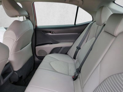 2020 Toyota Camry SE Auto (SE)