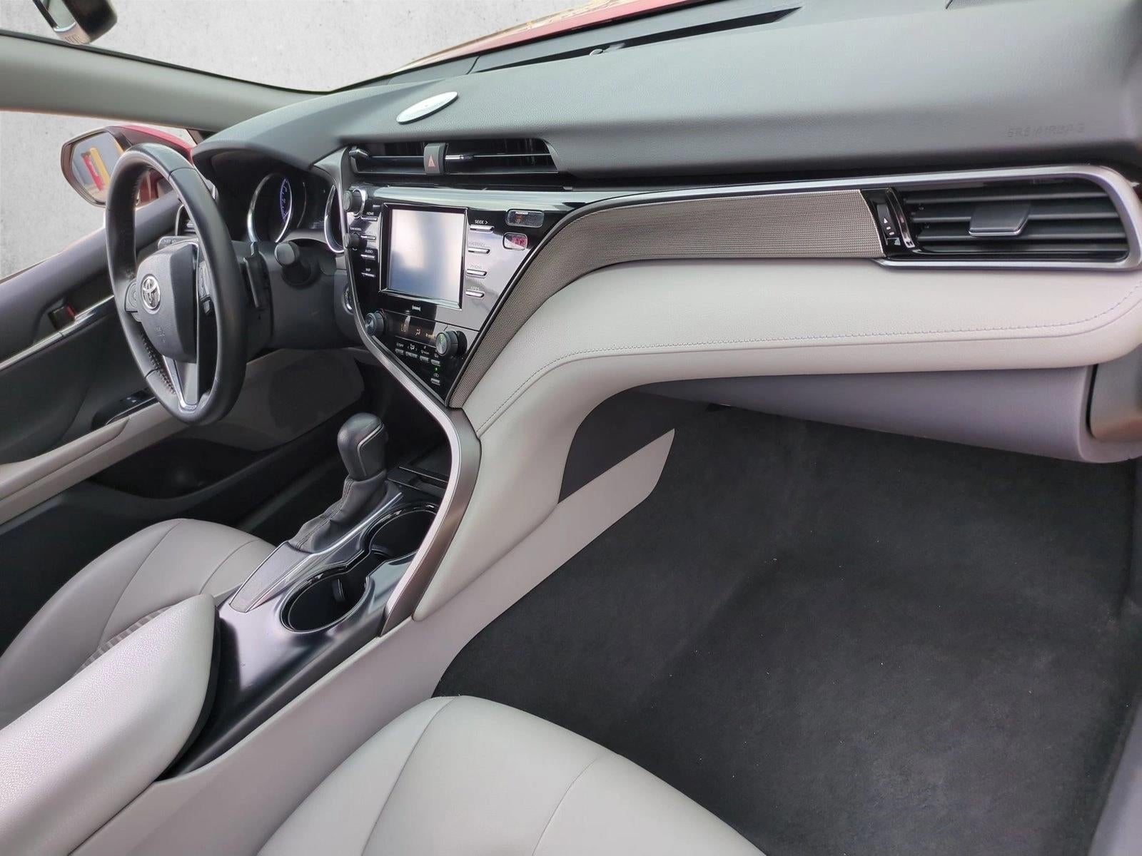 2020 Toyota Camry SE Auto (SE)