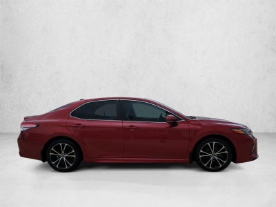 2020 Toyota Camry SE Auto (SE)
