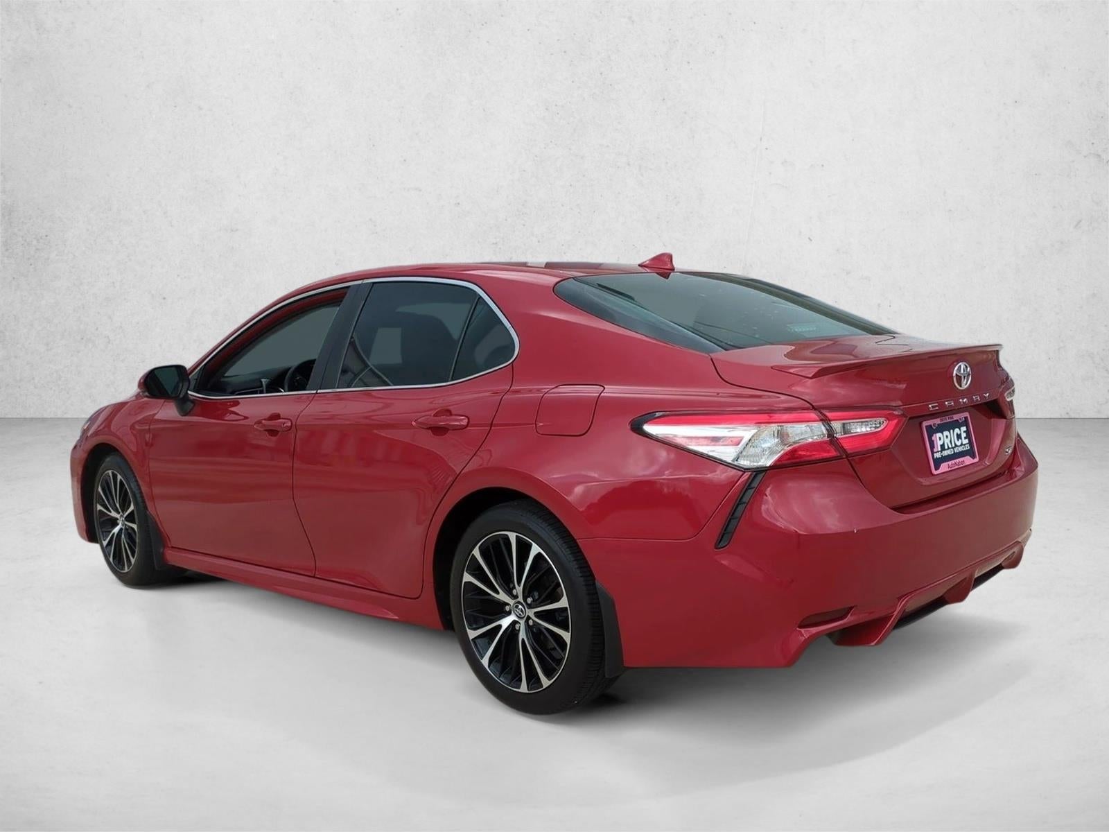 2020 Toyota Camry SE Auto (SE)
