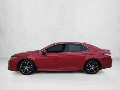 2020 Toyota Camry SE Auto (SE)