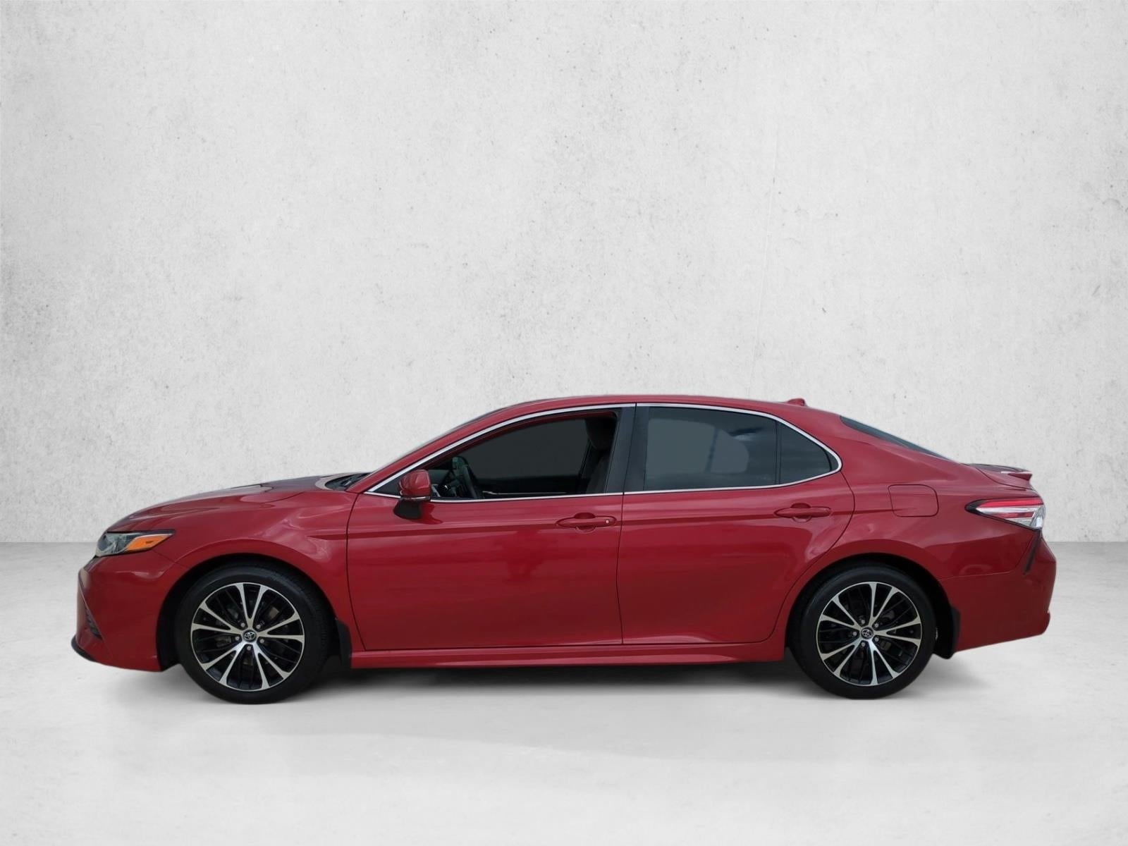 2020 Toyota Camry SE Auto (SE)
