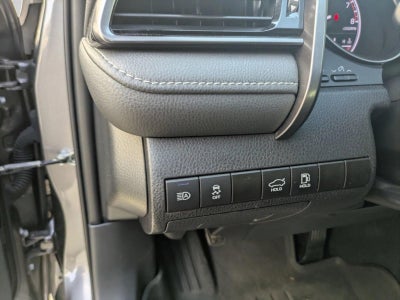 2023 Toyota Camry SE Auto (SE)