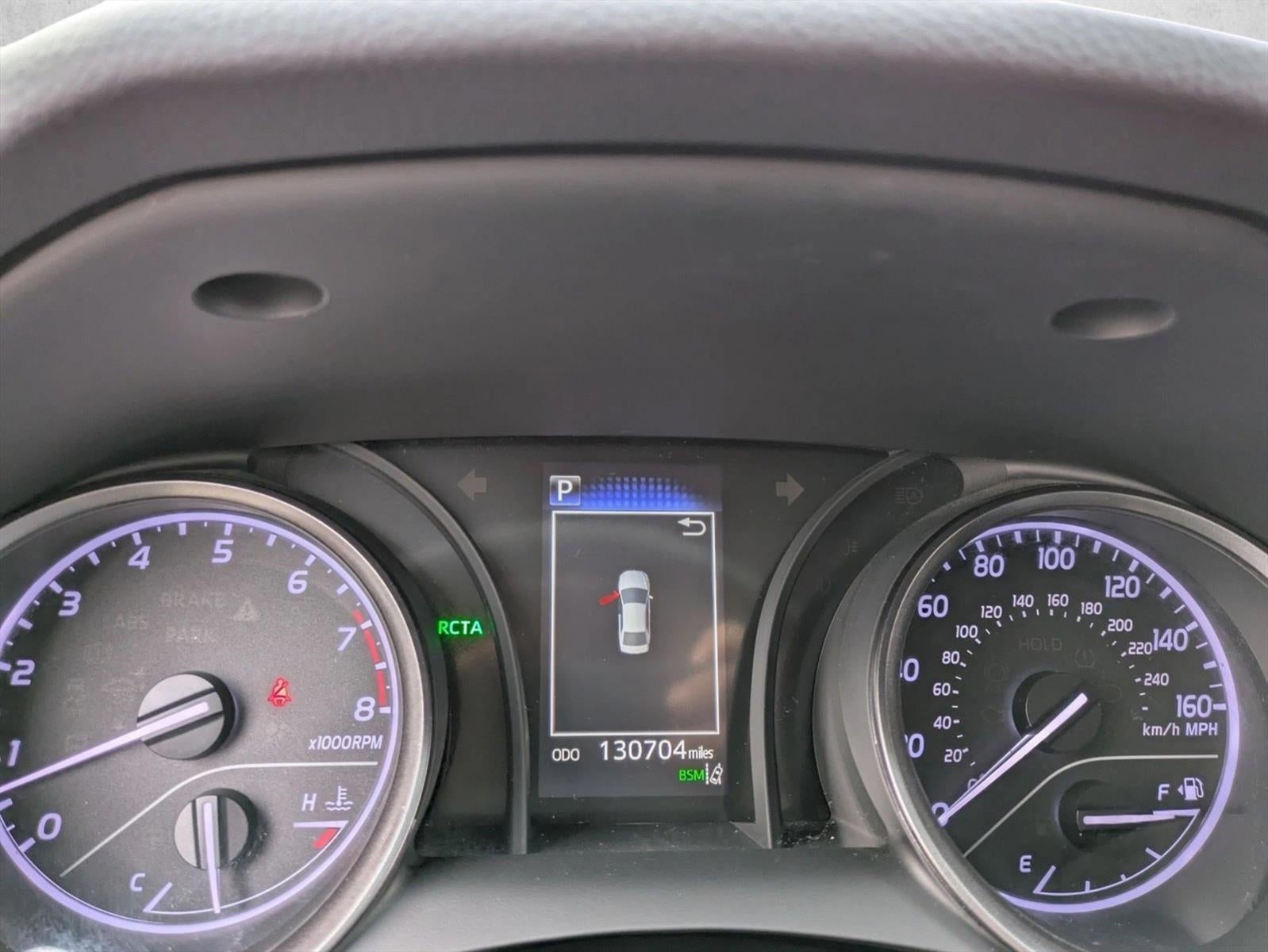 2022 Toyota Camry SE Auto (SE)