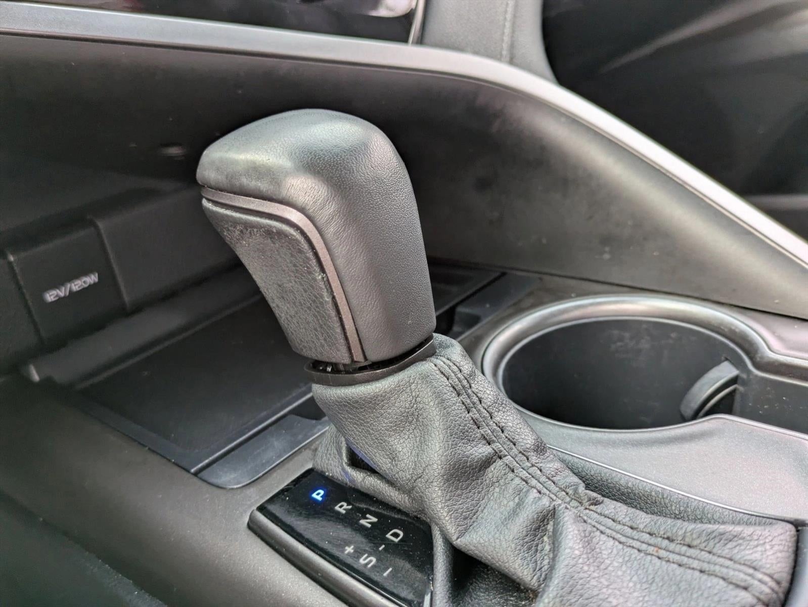 2022 Toyota Camry SE Auto (SE)