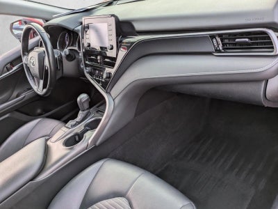 2022 Toyota Camry SE Auto (SE)