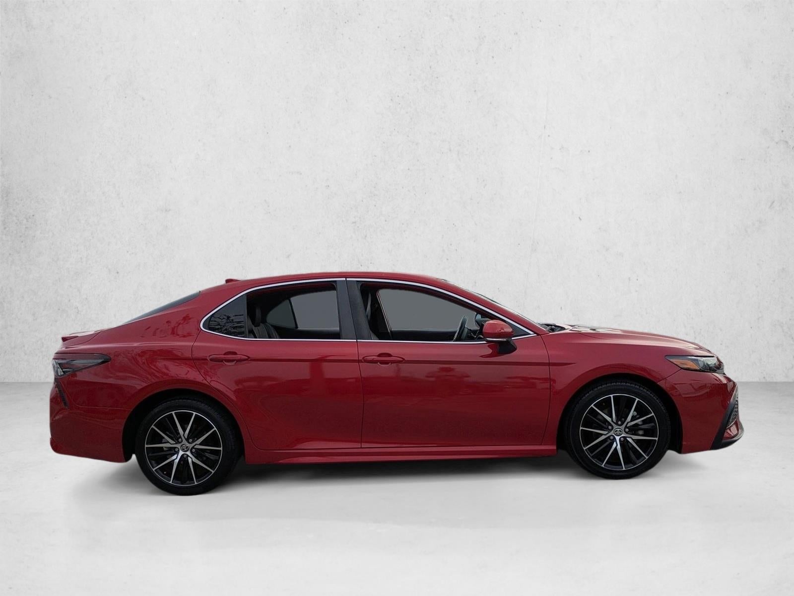 2022 Toyota Camry SE Auto (SE)