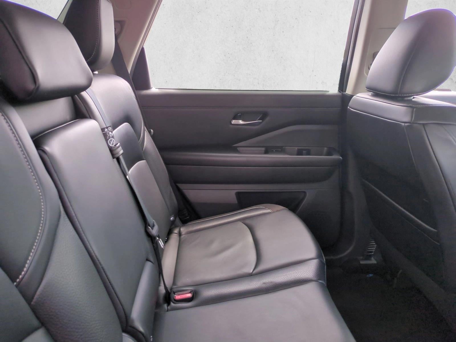 2022 Nissan Pathfinder SL 2WD