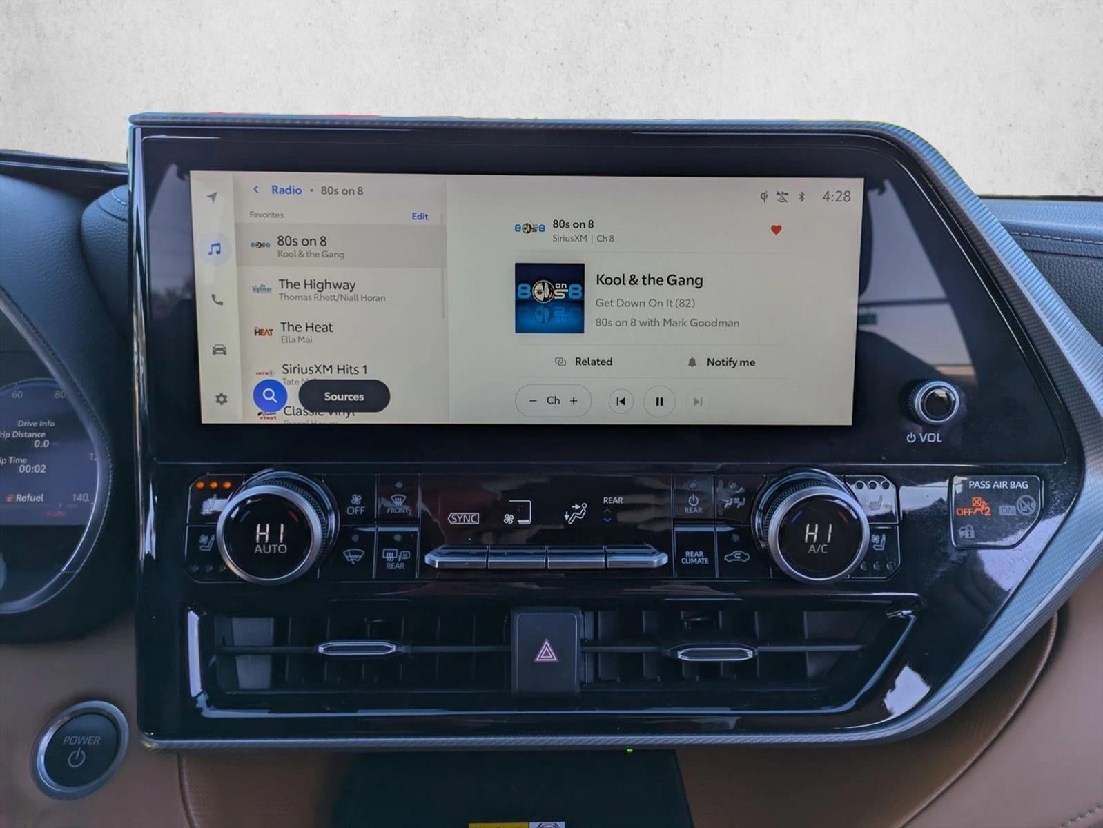 2024 Toyota Highlander Hybrid Platinum AWD (Natl)