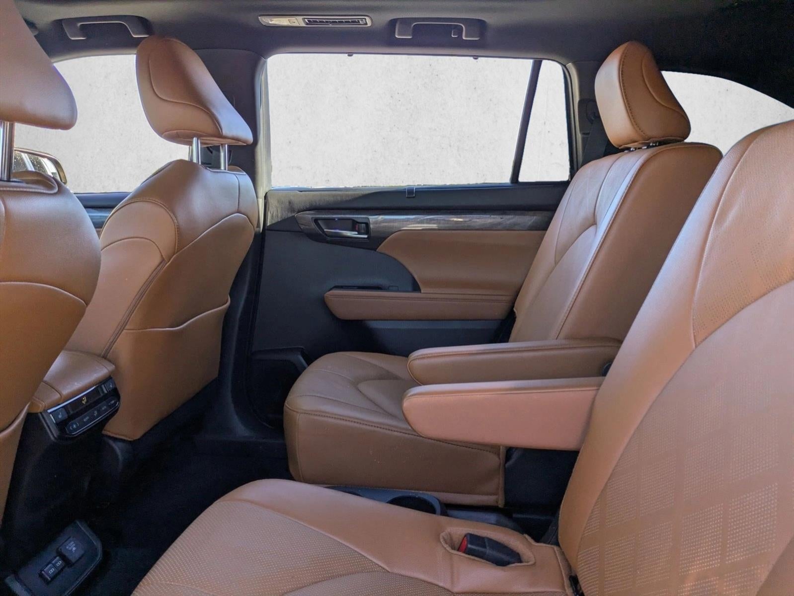 2024 Toyota Highlander Hybrid Platinum AWD (Natl)