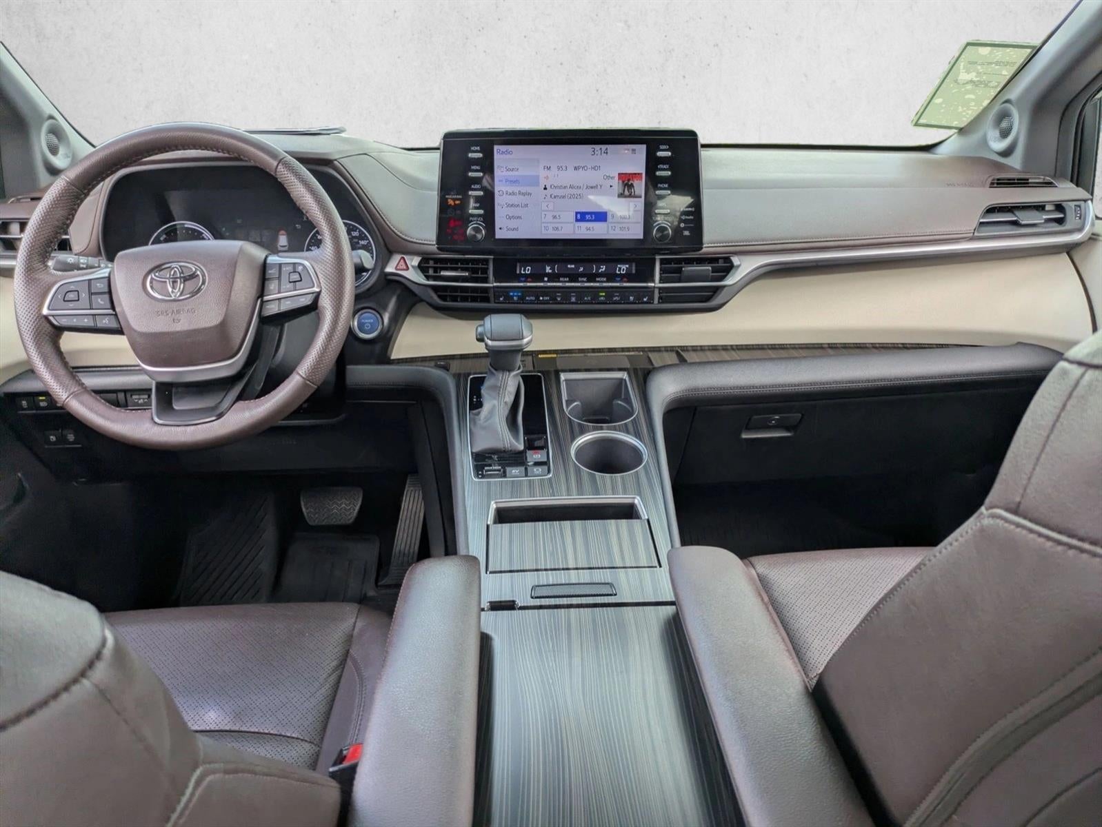 2023 Toyota Sienna Platinum FWD 7-Passenger (Natl)