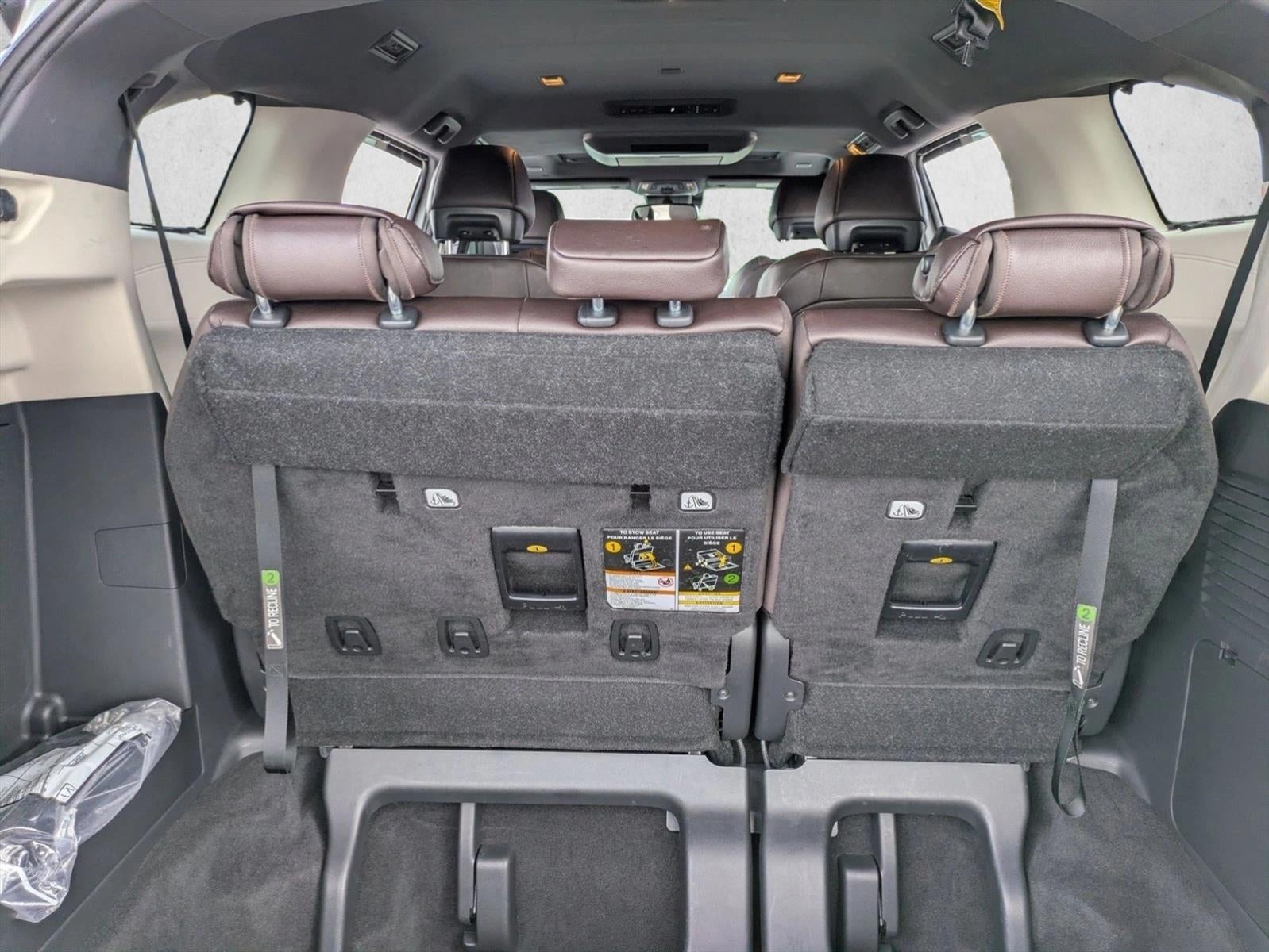 2023 Toyota Sienna Platinum FWD 7-Passenger (Natl)
