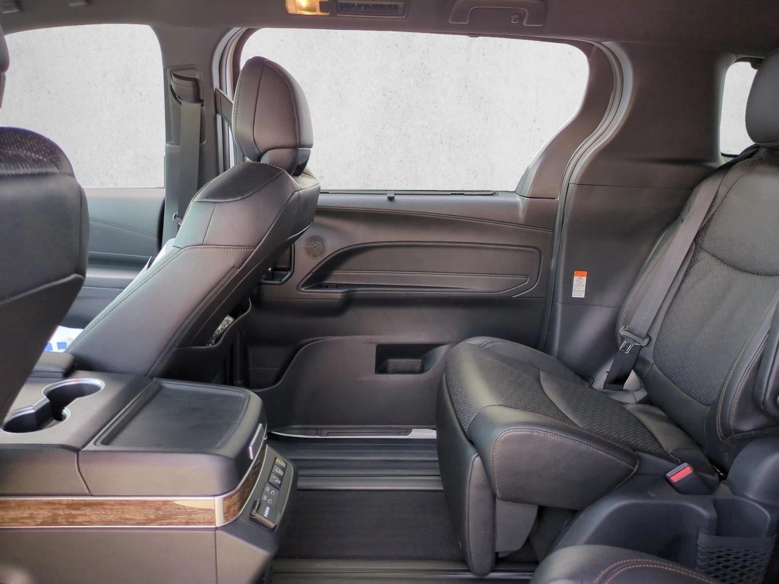 2025 Toyota Sienna Platinum AWD 7-Passenger (GS)