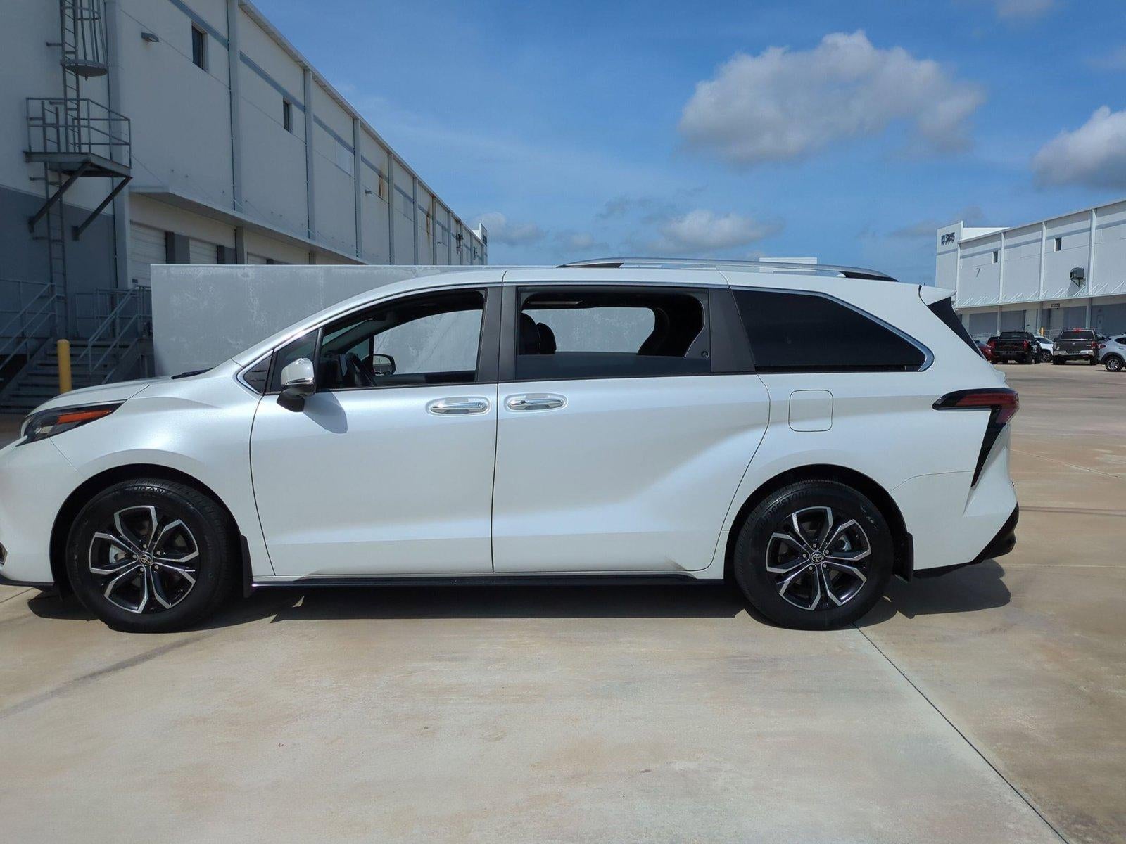 2025 Toyota Sienna Platinum AWD 7-Passenger (GS)