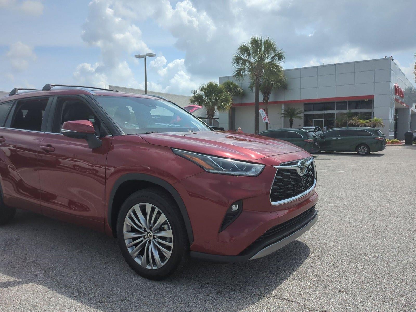 2022 Toyota Highlander Platinum FWD (Natl)
