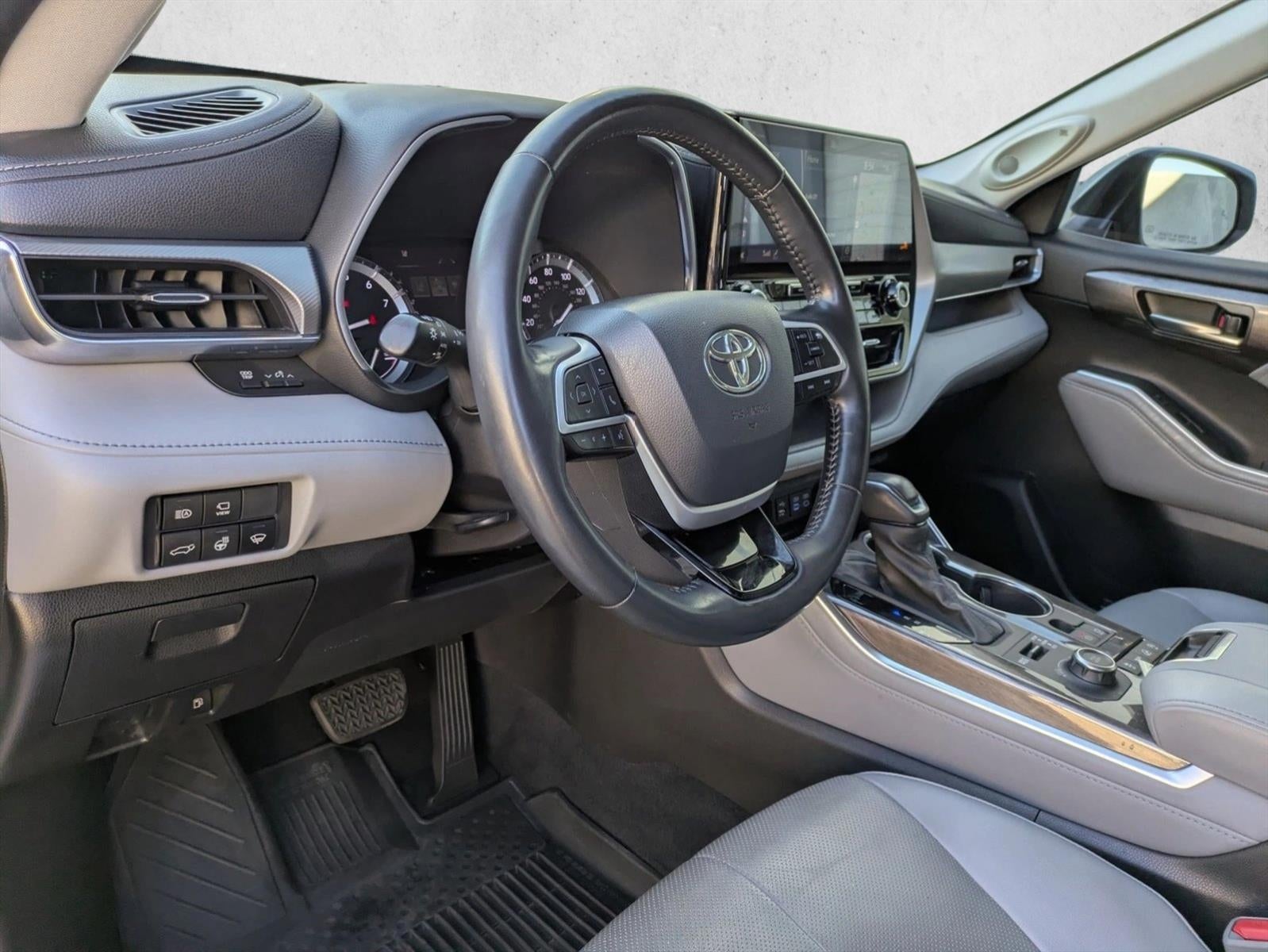 2022 Toyota Highlander Platinum AWD (Natl)