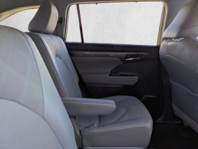 2022 Toyota Highlander Platinum AWD (Natl)