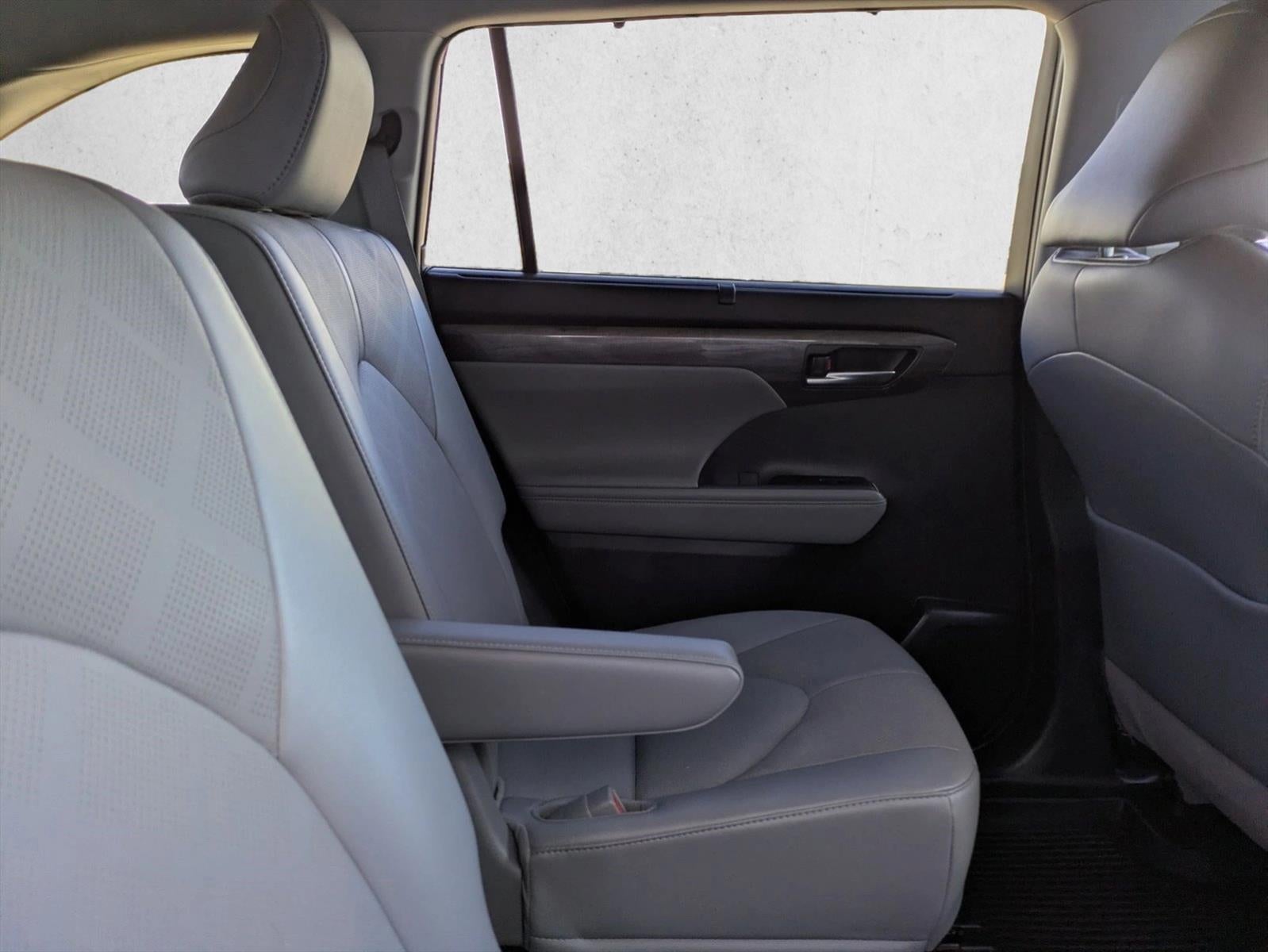 2022 Toyota Highlander Platinum AWD (Natl)