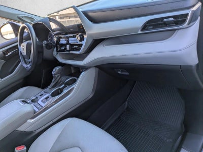 2022 Toyota Highlander Platinum AWD (Natl)