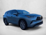 2022 Toyota Highlander Platinum AWD (Natl)