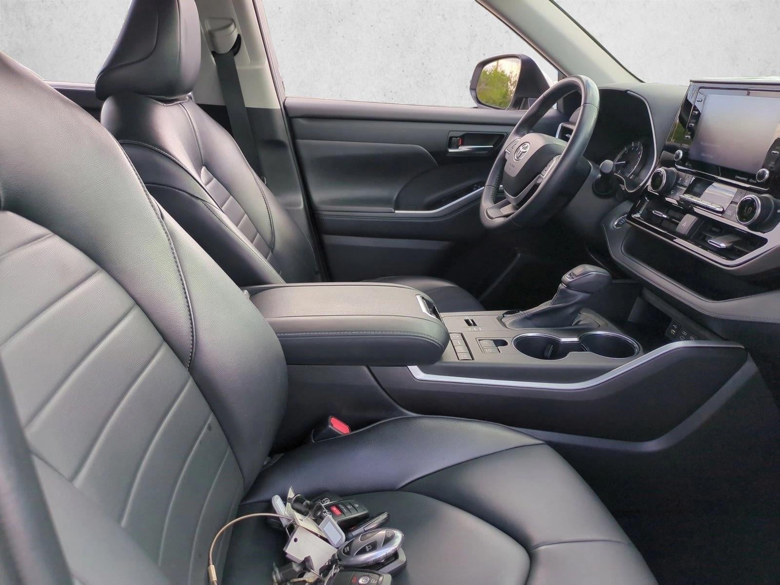 2022 Toyota Highlander XLE FWD (Natl)